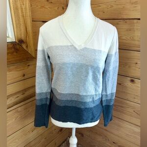 100% PIMA Cotton Cream Blue Lightweight Sweater V-Neck Women’s Medium Tommy Hilf
